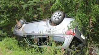 Воронежская компания молодежи перевернулась на Subaru в Подгорном