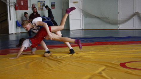 Спортсменка из Анны победила на первенстве ЦФО по вольной борьбе