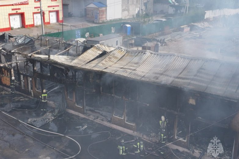 сгорел склад стройматериалов на Новосибирской