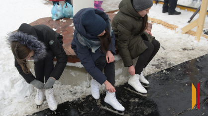 В Воронеже на Адмиралтейской площади открылся каток