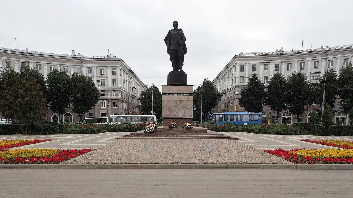 Памятник Черняховскому. Новости общества в Воронеже - РИА