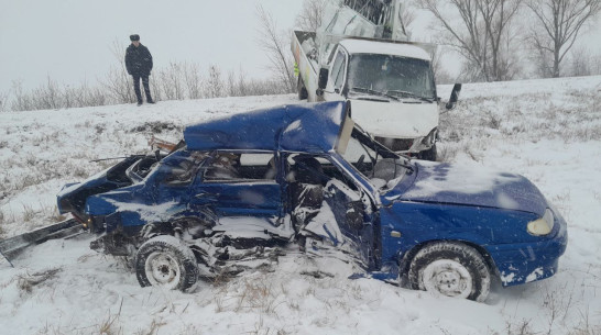 Появились подробности страшного ДТП на заснеженной трассе в Воронежской области