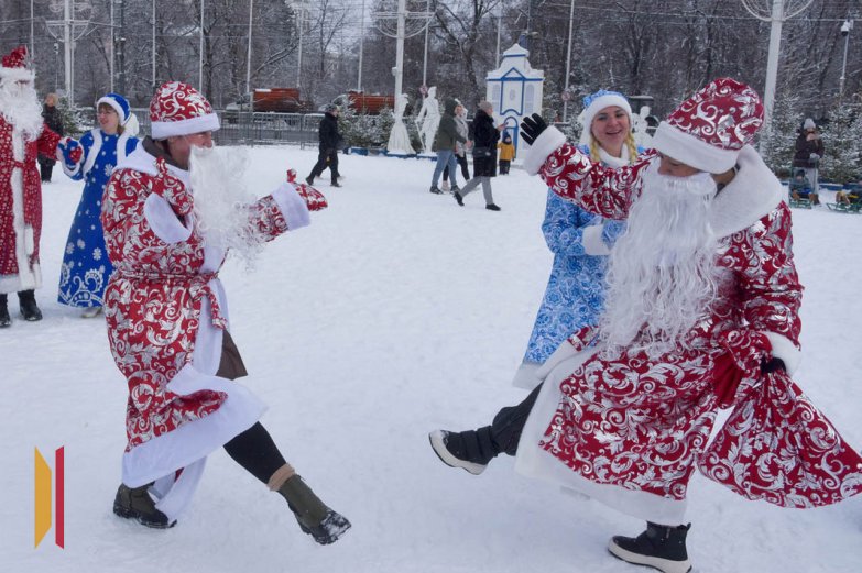 Парад Дедов Морозов и Снегурочек в Воронеже в 2025 году