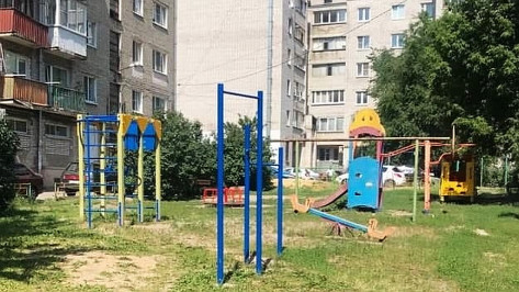 Суд обязал воронежскую УК отремонтировать небезопасную детскую площадку