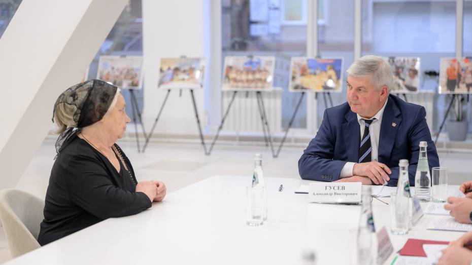 Воронежский губернатор провел личный прием граждан в Штабе общественной поддержки «Единой России»