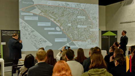 «Городские экспедиции»: управленцы из разных регионов России изучают градостроительные практики Воронежа