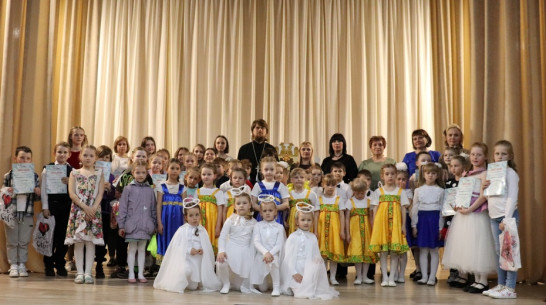 Жителей верхнехавского села Углянец пригласили на гала-концерт пасхального фестиваля