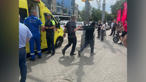 В центре Воронежа водитель электровелосипеда сбил 4-летнюю девочку