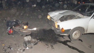 В Таловой иномарка сбила двух подростков на мопеде