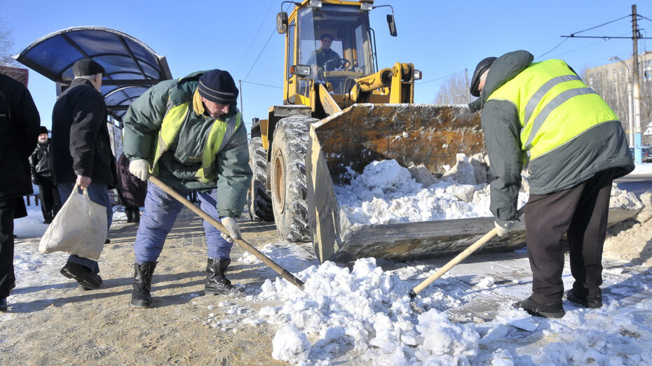 В Воронеже за день вывезли 1,4 тыс кубометров снега