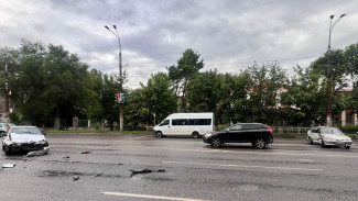 Два человека пострадали в тройном ДТП на улице 9 Января в Воронеже