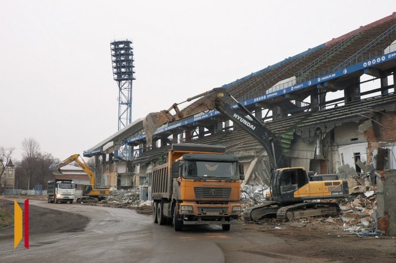 В Воронеже при демонтаже Центрального стадиона профсоюзов вывезли уже более 10 тыс тонн строительного мусора