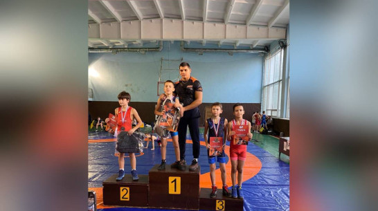 Богучарцы привезли 6 золотых медалей с соревнований по греко-римской борьбе в Донецке