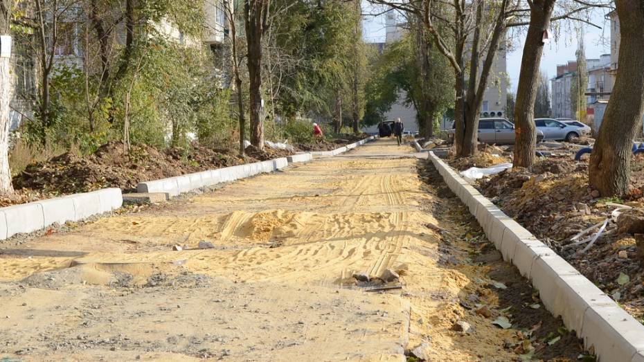 В Семилуках начали дорожный ремонт на центральных улицах