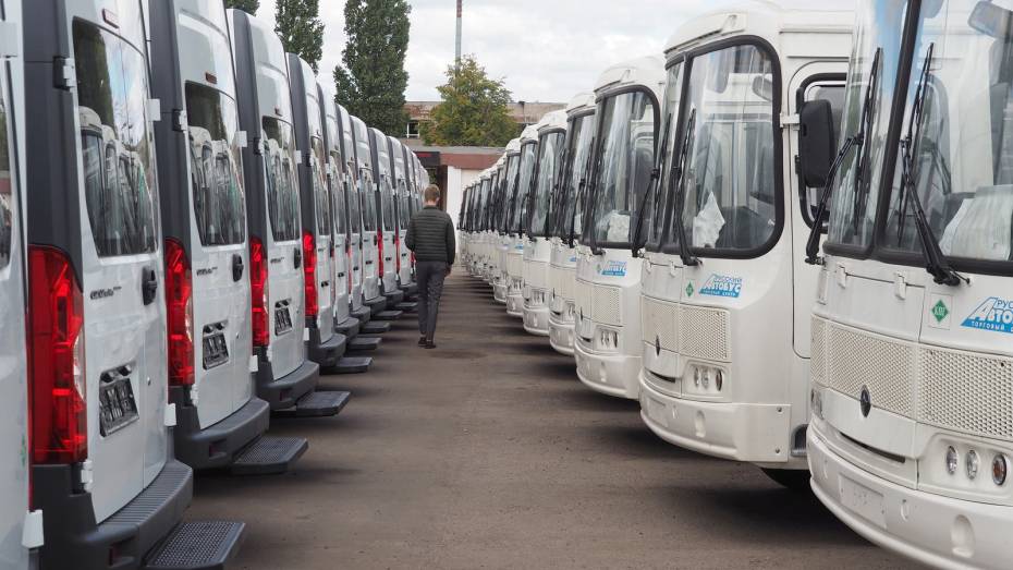 87 автобусов передали районам Воронежской области