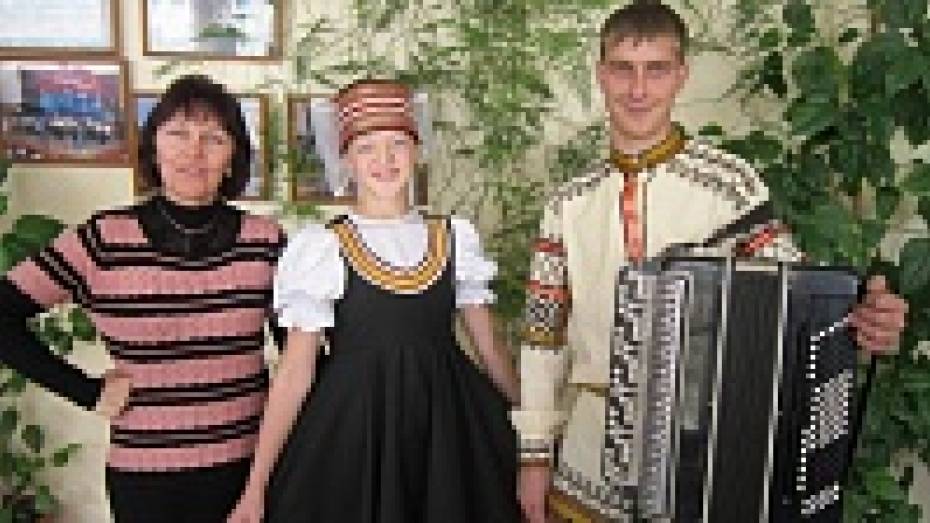 Поворинская артистка стала второй на саратовском фольклорном фестивале «Берегиня»