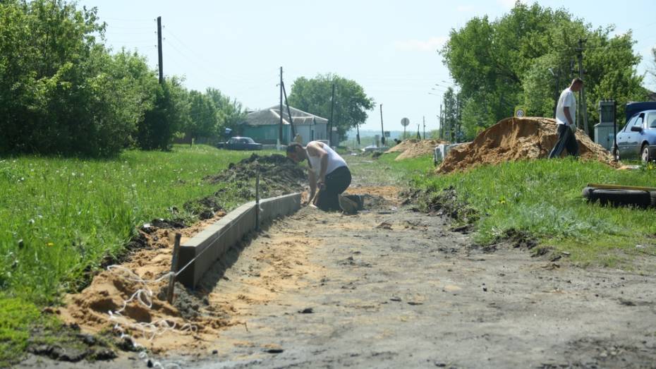 В каменском селе Карпенково проложат тротуар