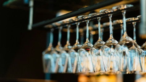 Появилось видео рейда на нелегальных мигрантов в ночных барах и клубах Воронежа