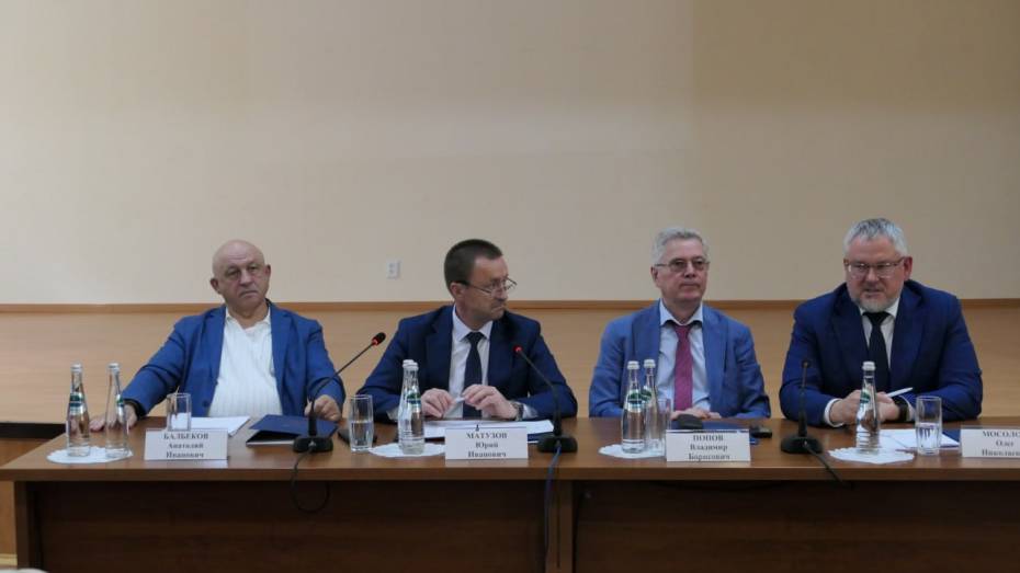 В Боброве обсудили вопросы реализации социальной политики в районах Воронежской области