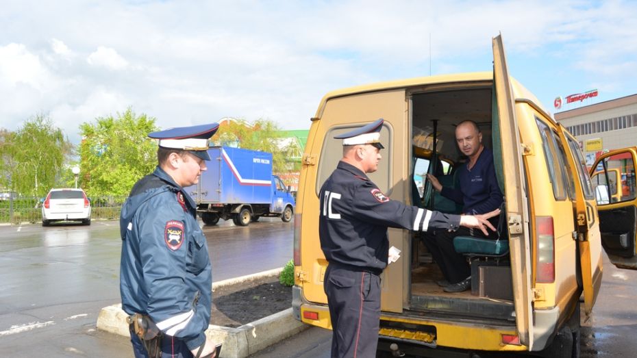 В россошанских маршрутках автоинспекторы  выявили более 50 нарушений