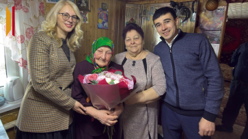 Утром первым делом застилает постель. Жительница Воронежской области Татьяна Сухарева отпраздновала 100-летний юбилей