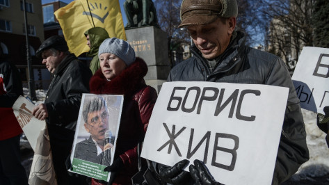 На митинг памяти Бориса Немцова в Воронеже вышли около 60 человек