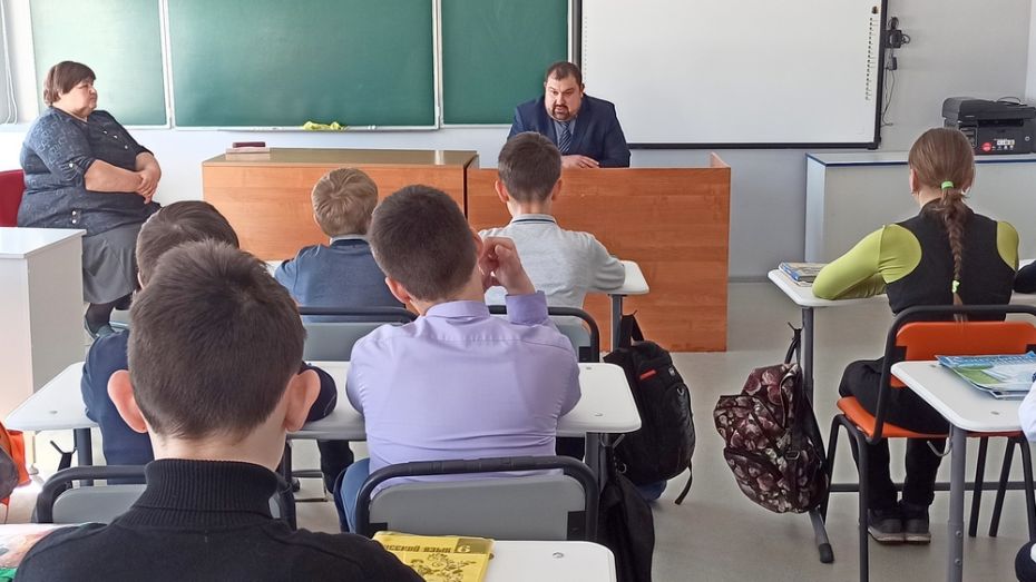 В Терновке мировой судья провел для школьников урок правовой грамотности