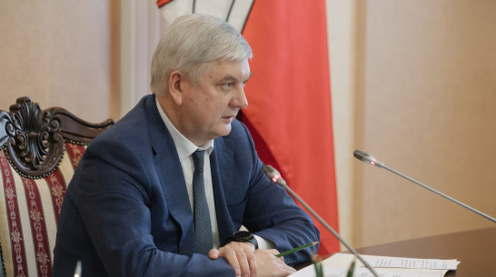 Губернатор Александр Гусев: рост зарплат в Воронежской области в 2023 году составил 15 процентов