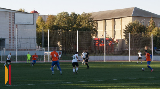 Бобровские футболисты вышли в полуфинал первенства области