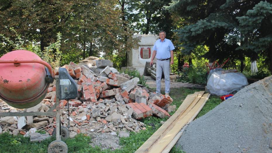 В Подгоренском районе отремонтируют воинские захоронения