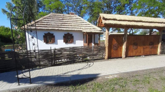 В подгоренском селе Сергеевка открыли зону этномузея «Казачий курень»