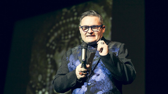 Историк моды Александр Васильев в Воронеже: «Русские ненавидят свое исконное»