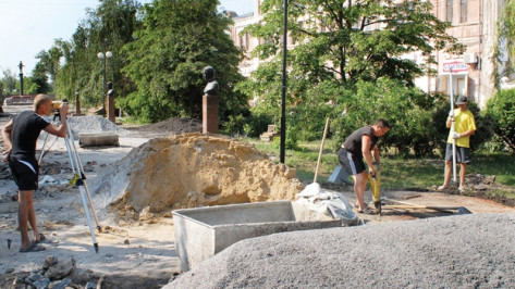 В Калаче реконструируют Мемориал памяти и Аллею Героев 