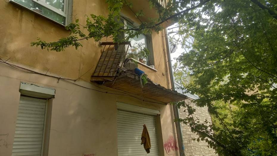 УК прокомментировала гибель женщины при обрушении балкона в центре Воронежа