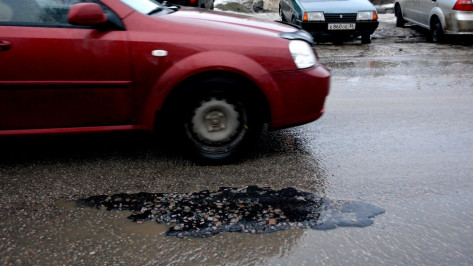Дорожники объяснили видео об укладке асфальта в дождь в Воронежской области