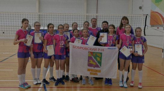 Бобровские спортсменки заняли 2-е место на первенстве области по волейболу