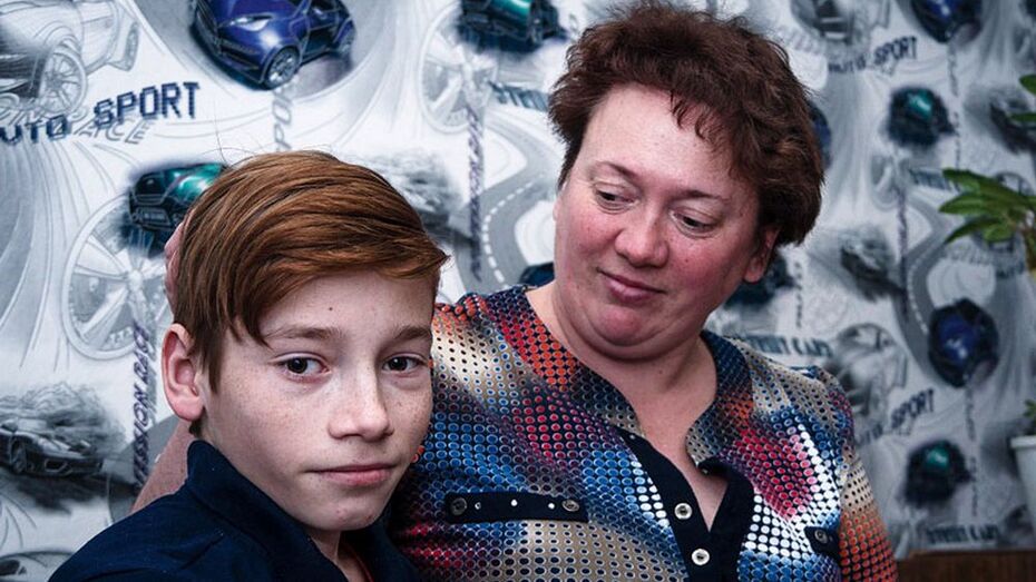 Многодетная жительница Воронежской области попросила помочь ее 15-летнему сыну
