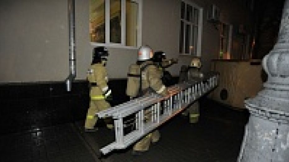 Минувшей ночью из-за угрозы пожара пришлось эвакуировать больных Эртильской районной больницы 
