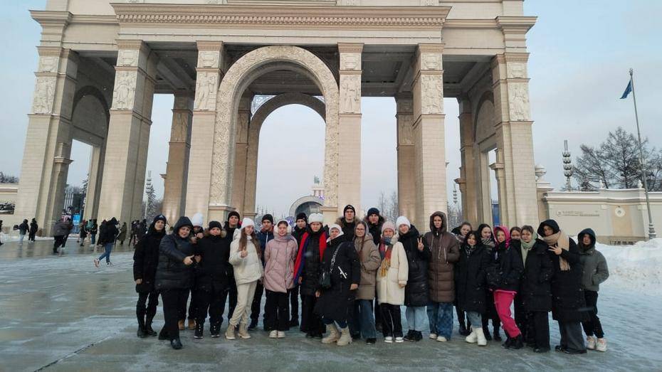 Школьники из Каширского района посетили выставку «Россия» на ВДНХ