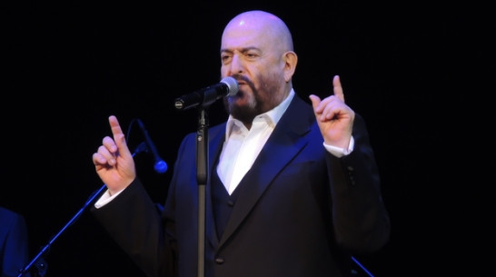 В Воронеже Михаил Шуфутинский чуть не отменил концерт из-за пропавшего галстука