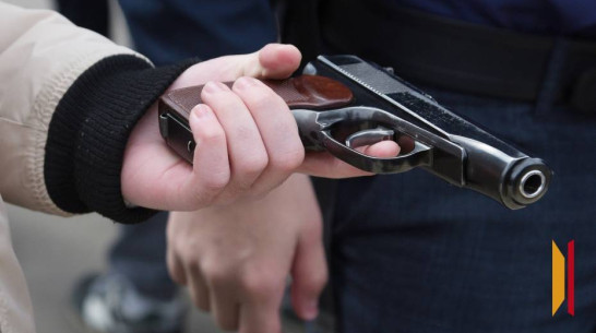 В Воронежской области мужчина выстрелил в голову знакомому из травматического пистолета