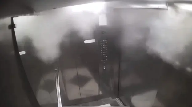 Лифт рухнул в воронежском ЖК: видео