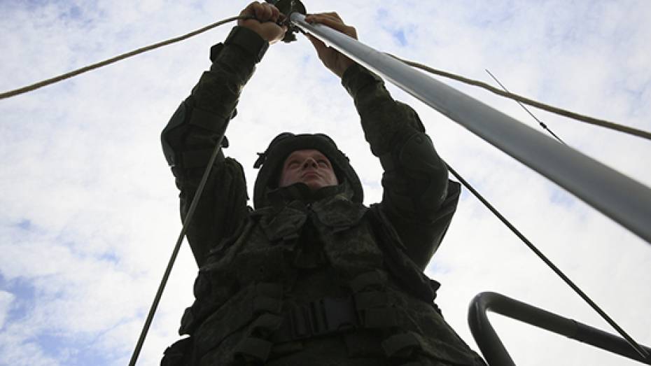 В Воронежской области военные освоили новую технику связи