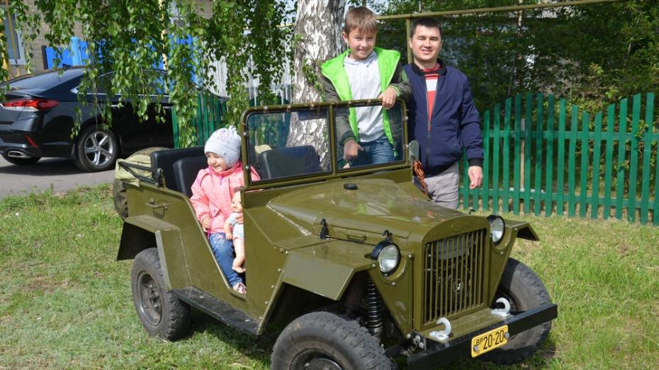 Житель поворинского села Пески собрал копию военного автомобиля ГАЗ-67Б