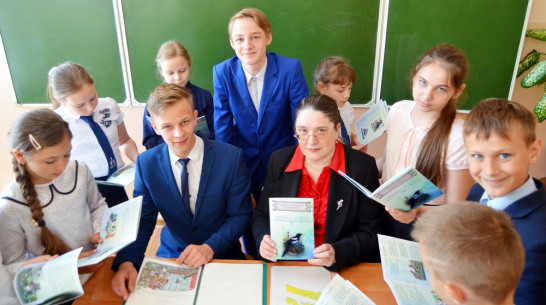 Бутурлиновские школьники издали сборник сказок землячки