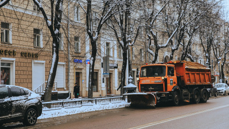 Дороги Воронежа от снега предстоящей зимой будут очищать 347 уборочных машин
