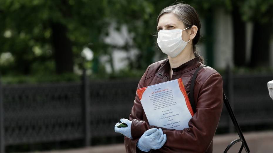 За время пандемии в Воронежской области пошили более 2 млн масок 