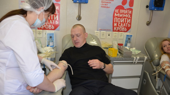 Более сотни воронежцев сдали кровь на донорском марафоне