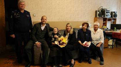Жительницу Новой Усмани Александру Кирееву поздравили с 103-летием