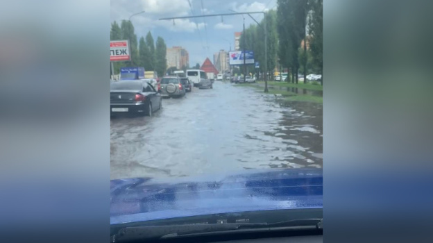 Последствия ливня в Воронеже сняли на видео